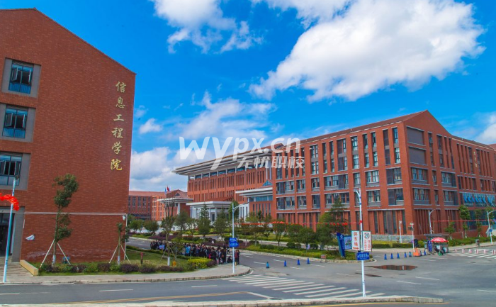 初中毕业上中专还是上技校好