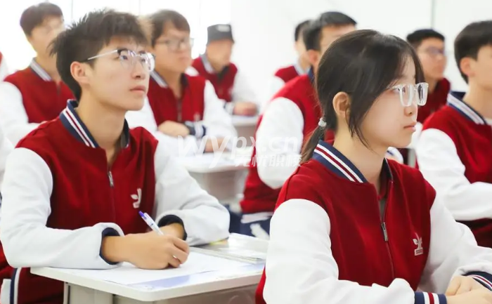 考不上高中的男孩学什么专业有前途