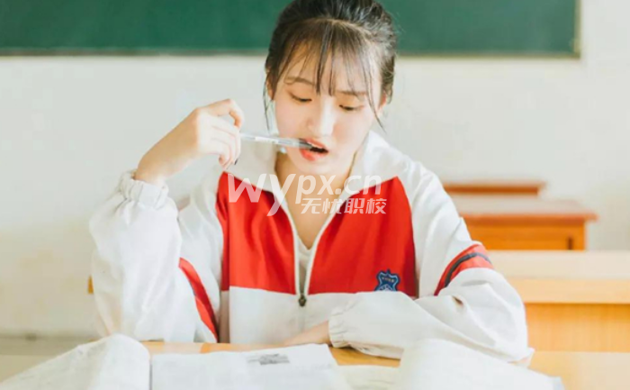 高中毕业去打工好,还是去学点什么好